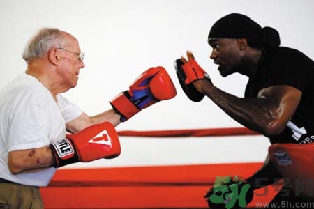 帕金森會(huì)有遺傳性嗎？帕金森需注意什么？