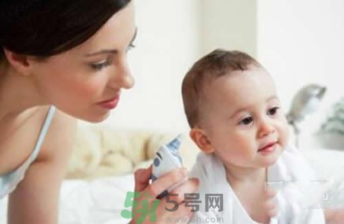 寶寶發(fā)燒多久量一次體溫？寶寶發(fā)燒怎么量體溫？