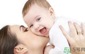 魚肝油可以和奶粉一起吃嗎？魚肝油怎么給寶寶吃？