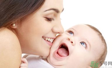 寶寶秋季腹瀉有哪些癥狀？寶寶秋季腹瀉的食譜推薦