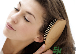 為什么秋季季容易脫發(fā)？秋季脫發(fā)嚴(yán)重怎么辦？