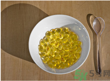 寶寶吃魚肝油會拉肚子嗎？寶寶吃魚肝油拉肚子怎么辦？