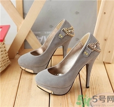 如何穿高跟鞋腳不痛?高跟鞋這樣穿不受傷 如何穿高跟鞋腳不痛?高跟鞋這樣穿不受傷