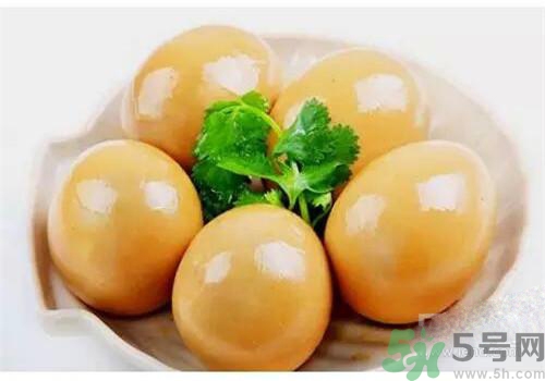 眼睛干澀吃什么好？眼睛疲勞吃什么好？