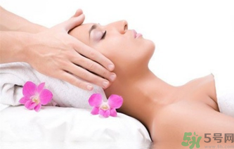 為什么說秋季是艾灸養(yǎng)生最好的季節(jié)？秋季艾灸養(yǎng)生的注意事項