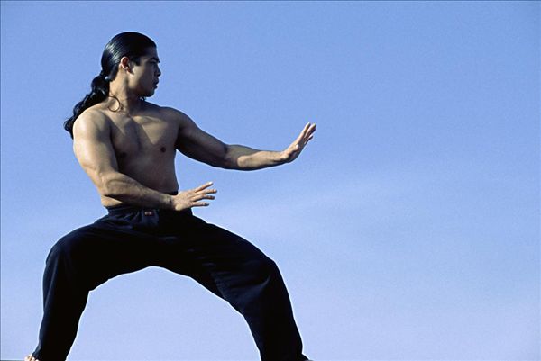 深蹲的正確做法 深蹲的標(biāo)準(zhǔn)動(dòng)作是怎樣的？