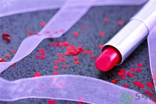 口紅掉色正常嗎？口紅掉色好還是不掉色好？