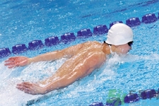 游泳能改善膝關(guān)節(jié)踝關(guān)節(jié)損傷嗎？游泳對膝關(guān)節(jié)炎有益嗎？