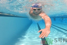 兒童幾歲可以學(xué)游泳？?jī)和瘜W(xué)游泳最佳年齡是多少？