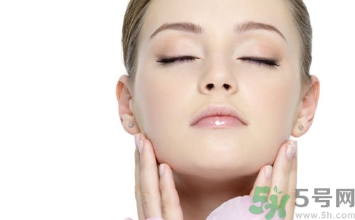 秋季皮膚起皮怎么回事？秋季皮膚護理小常識