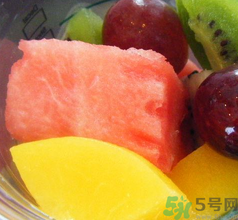 黃桃可以和西瓜一起吃嗎？桃不能和什么一起吃？