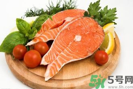 過敏性鼻炎可以吃魚嗎？過敏性鼻炎能不能吃魚？