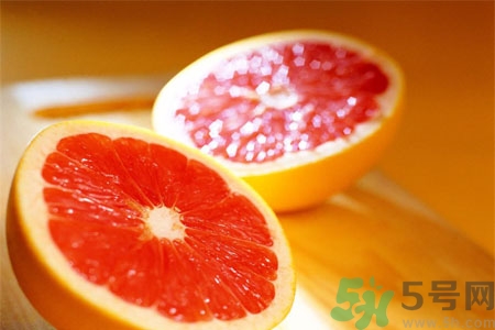 過敏性鼻炎可以吃葡萄柚嗎？過敏性鼻炎能不能吃葡萄柚？