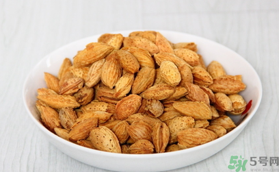 巴旦木是什么？吃巴旦木的好處和壞處 