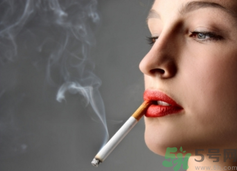 上廁所抽煙好嗎？上廁所抽煙有什么害處？