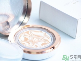 age20s粉底霜怎么用？愛紀(jì)二十粉底霜使用方法