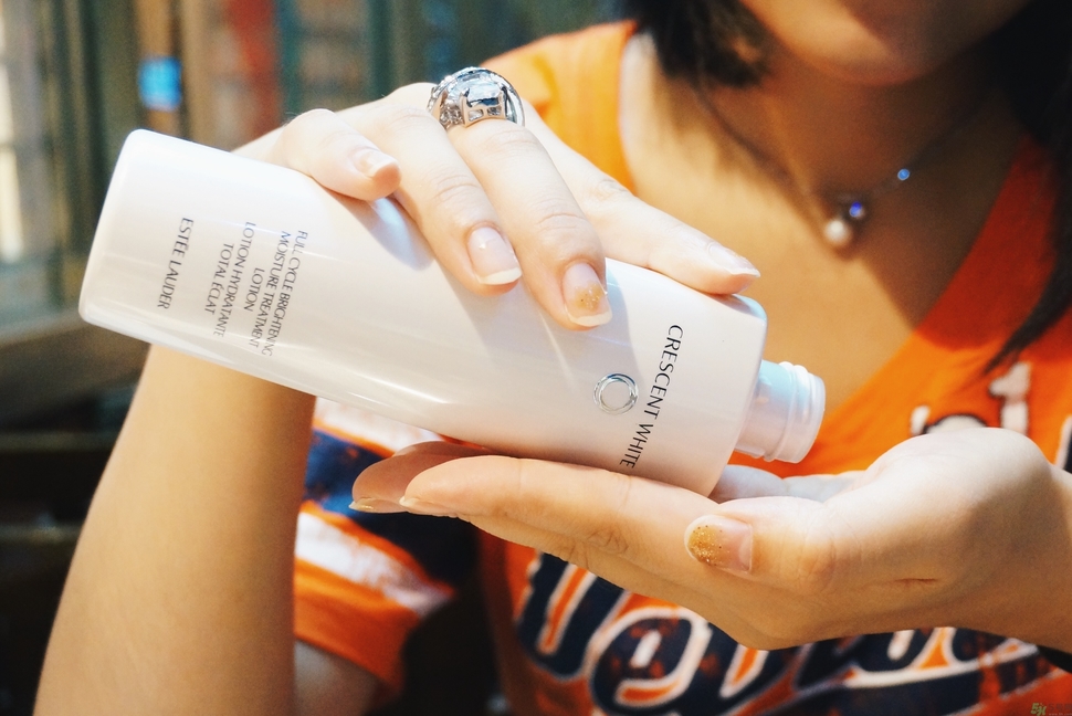 雅詩(shī)蘭黛晶透沁白淡斑精粹水怎么樣？雅詩(shī)蘭黛淡斑水好用嗎？