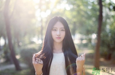 17歲女生下面很癢是為什么？高中女生下面很癢是怎么回事？