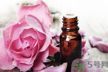 豐胸精油有副作用嗎？豐胸精油的按摩方法是什么？