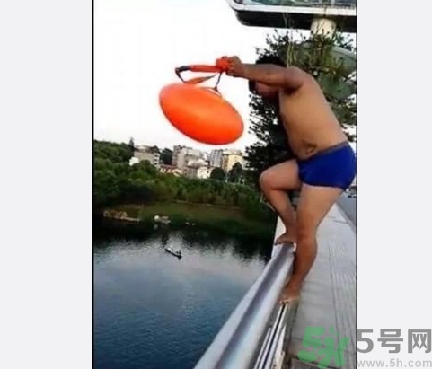 從多高的地方跳水會(huì)受傷？從多高的地方跳水會(huì)死亡？