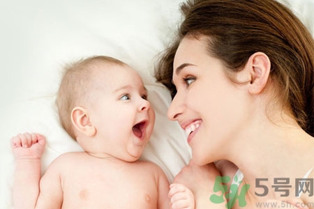 如何預防胸部一大一小？乳房一大一小要注意什么問題？