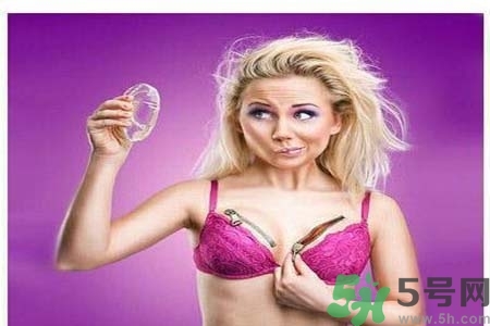 胸部一大一小正常嗎？怎樣糾正胸部一大一??？