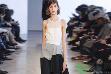 胸部太小的原因是什么？導(dǎo)致胸部變小的原因有哪些？