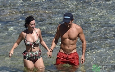 口吃是什么原因造成的？說話口吃是什么原因？