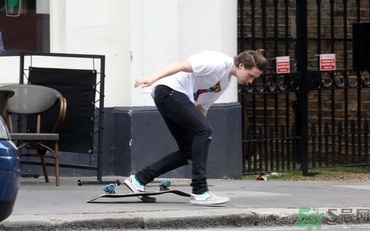 玩滑板小腿會(huì)變粗嗎？玩滑板可以瘦腿嗎?