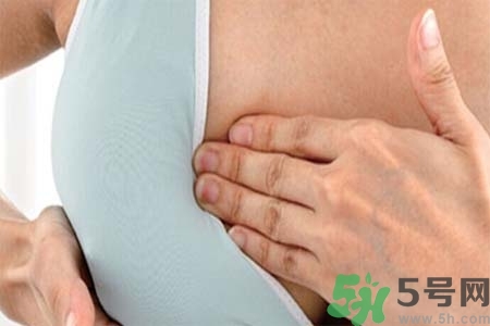 乳房上有硬塊怎么辦？乳房有硬塊的病因是什么？