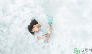 11歲女孩胸部發(fā)育正常嗎？11歲女生的標(biāo)準(zhǔn)胸圍是多少？