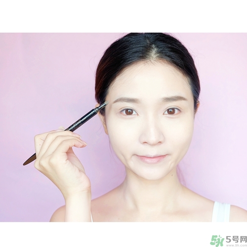 崔雪莉妝容化妝教程 夏天出門化什么妝好？