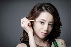 眼線怎么畫好看圖解？單眼皮怎么畫眼線好看？