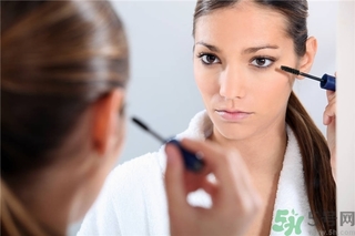眼線怎么畫好看圖解？單眼皮怎么畫眼線好看？