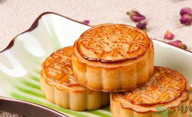 吃月餅不會(huì)長(zhǎng)痘痘嗎？長(zhǎng)痘痘可以吃月餅嗎？