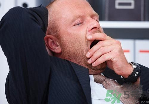 打呵欠骨頭響是怎么回事？打哈欠骨頭響怎么辦？