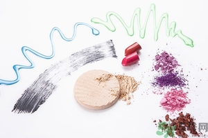 bb霜弄衣服上怎么洗？bb霜弄到白色衣服上怎么辦？