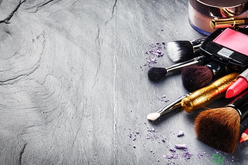 眼線筆和眼線液哪個(gè)好用？眼線筆和眼線膠筆有什么區(qū)別？