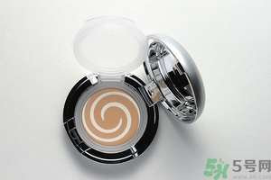 bb霜弄衣服上怎么洗？bb霜弄到白色衣服上怎么辦？