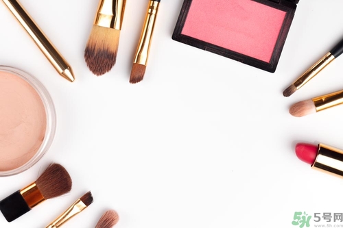 眼線筆和眼線液哪個(gè)好用？眼線筆和眼線膠筆有什么區(qū)別？