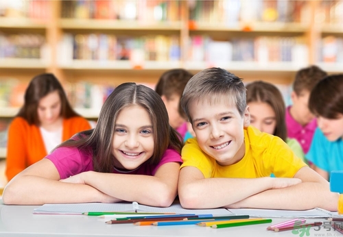 怎么讓女孩子喜歡自己？怎么讓男孩子喜歡自己？