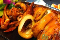 魷魚可以和葡萄一起吃嗎?魷魚能和葡萄同吃嗎? 魷魚可以和葡萄一起吃嗎?魷魚能和葡萄同吃嗎?