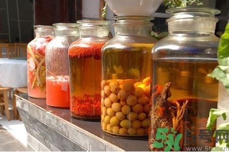 藥酒的好處有哪些？長期喝藥酒的好處有什么？