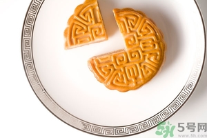 月餅的熱量高嗎？吃一個月餅會長胖嗎？