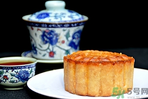 月餅的熱量高嗎？吃一個月餅會長胖嗎？