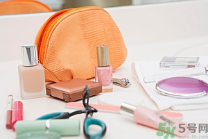 bb霜過期了還能用嗎？bb霜的保質期一般是多久？