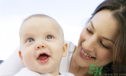 女人產(chǎn)后脫發(fā)是什么原因？產(chǎn)后脫發(fā)嚴(yán)重怎么辦？