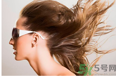 女人產(chǎn)后脫發(fā)是什么原因？產(chǎn)后脫發(fā)嚴(yán)重怎么辦？