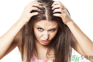 產(chǎn)后多久開始掉頭發(fā)？產(chǎn)后脫發(fā)會(huì)持續(xù)多久？