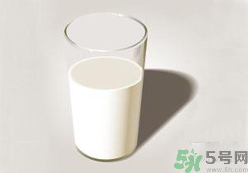 喝純牛奶會上火嗎？喝純牛奶有什么壞處？